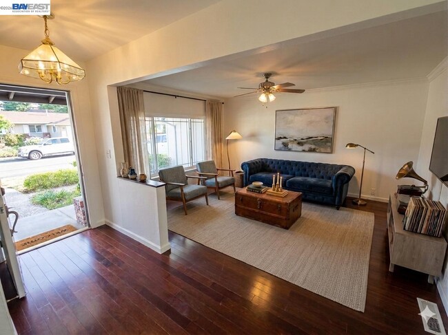 Building Photo - 34 Kingswood Dr