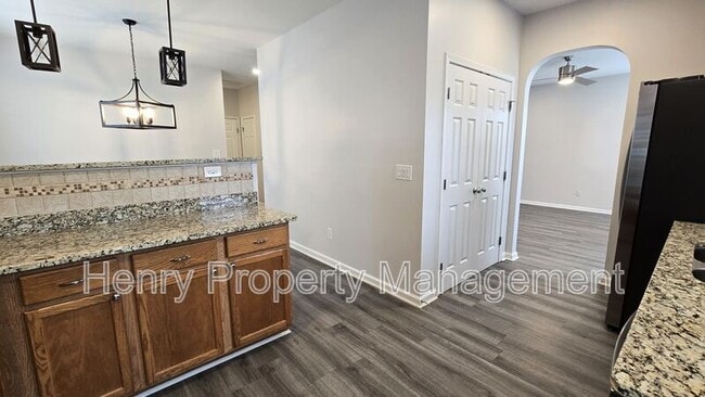 Building Photo - 5108 Mabe Dr