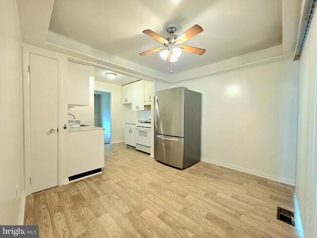 Building Photo - 5393 White Mane