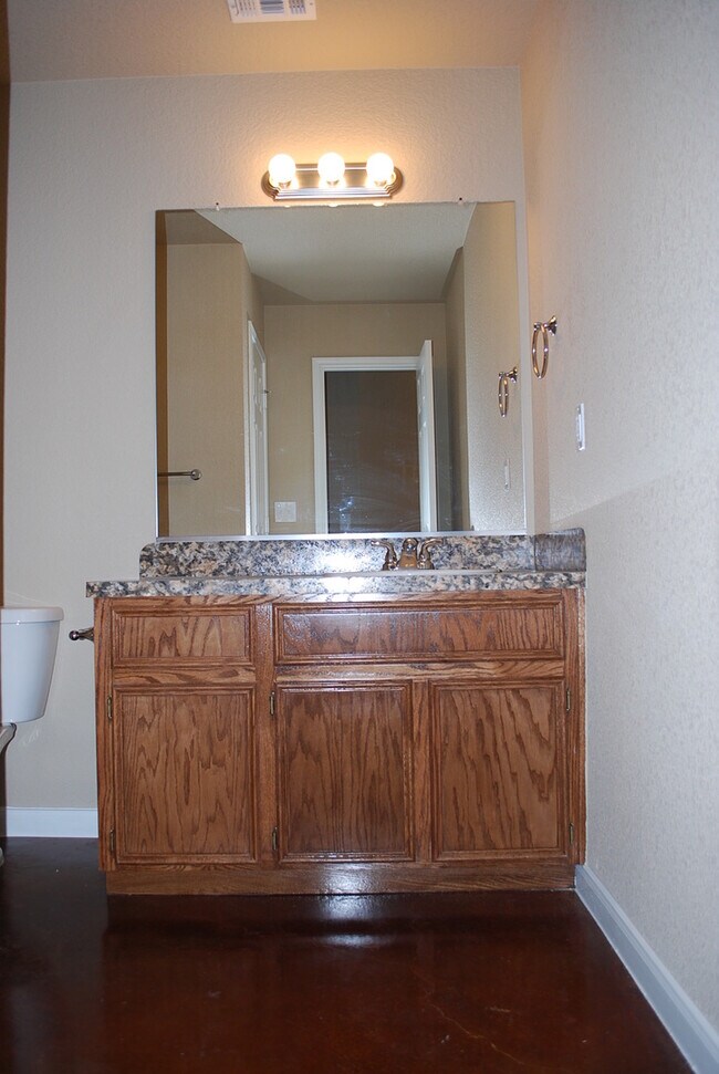 Building Photo - 1514 Dakota Trce