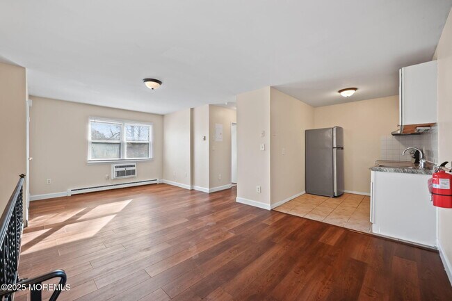 Building Photo - 175 Buckelew Ave