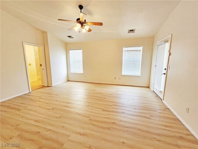 Building Photo - 3120 E Easy St