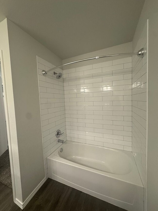 Building Photo - New build "Be the 1st to live THERE" 3/2/2...