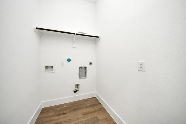 Building Photo - 8313 Venus St