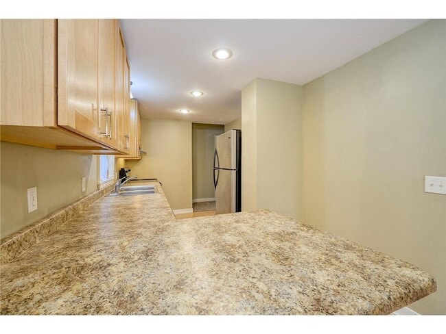 Building Photo - 2327 Cole Ave SE