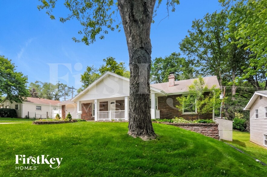 Building Photo - 305 Elmhurst Dr