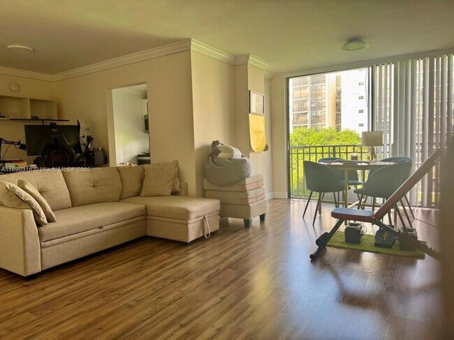 Building Photo - 1 bedroom in Sunny Isles Beach FL 33160