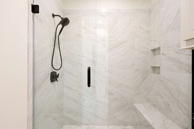 Building Photo - Luxury Townhome for Rent in Waterpointe | 3 Bed | 2.5 Bath | Private Courtyard