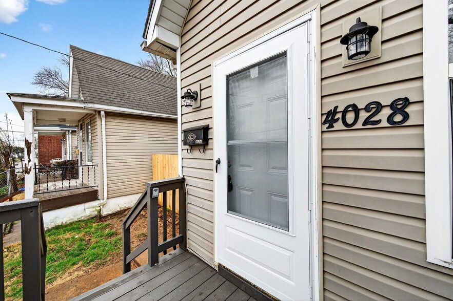 Building Photo - 4028 Schiller Pl