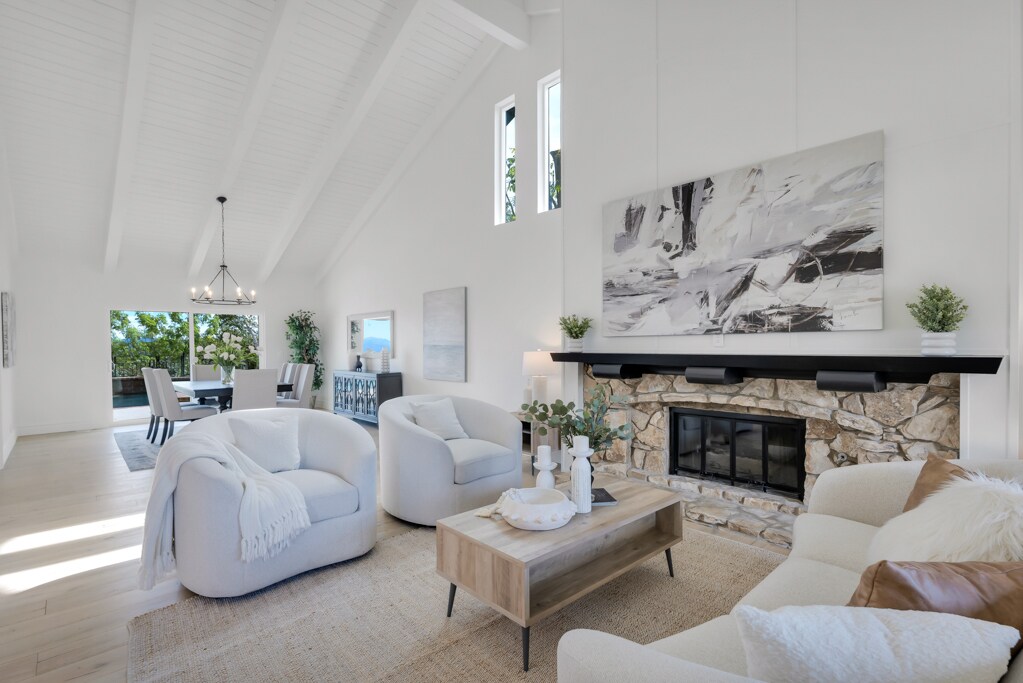 Building Photo - 5952 Woodland View Dr