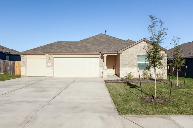 Building Photo - 3 Bedroom Plus Study and 3 car garage!