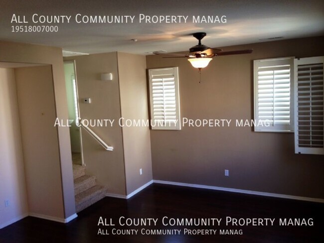 Building Photo - 3 Bed 2.5 Bath Condo for Rent in South Tem...