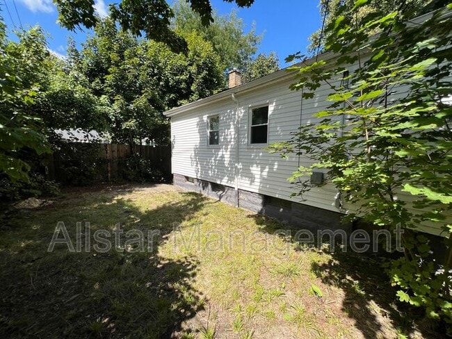 Building Photo - 13316 Chapelside Ave