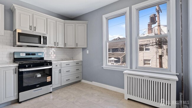 Building Photo - 19 Newfield St