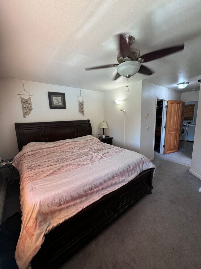 Building Photo - Beautiful 3 Bedroom, 2 bath, 2 Car Garage home off Chena Hills/Chena Ridge