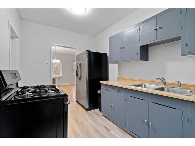 Building Photo - 3142 W Bde Maka Ska Blvd