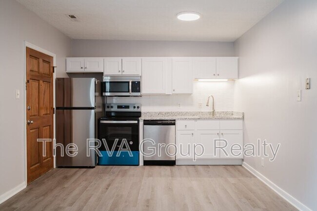 Building Photo - 3807 Woodlawn St