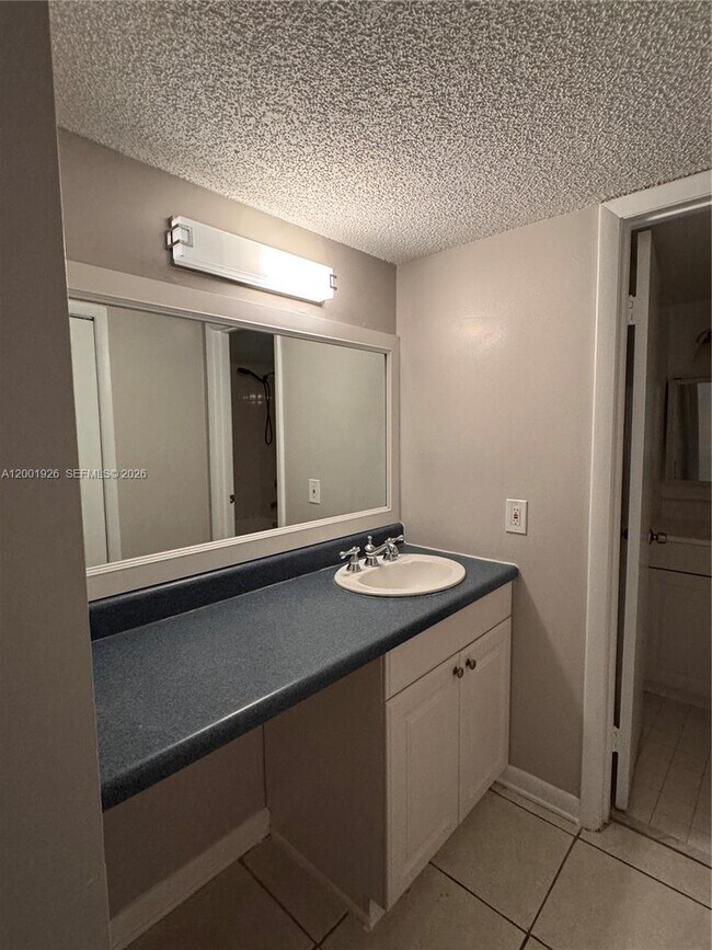 Building Photo - 910 Constitution Dr