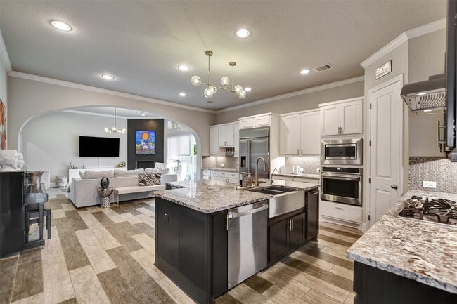 Building Photo - 13219 Pkwy Hills Dr