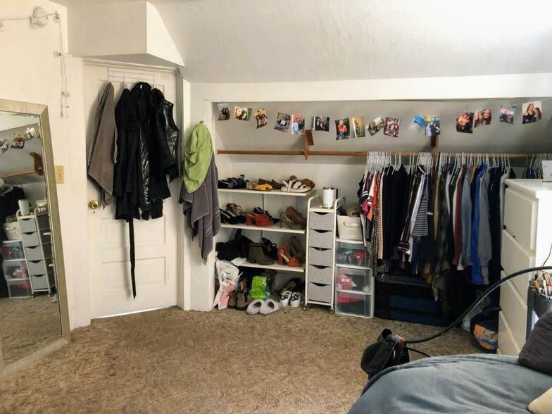 Ditto - very large closet - 804 NW 29th St