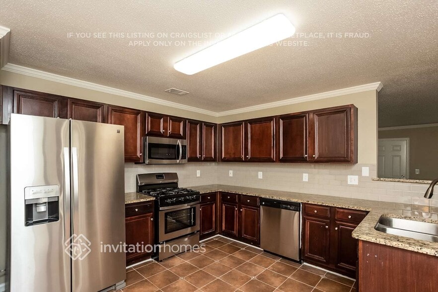 Building Photo - 4010 Shaded Oasis Ln