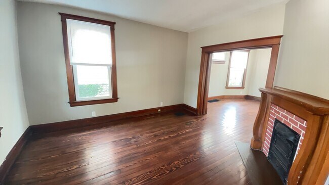 Building Photo - 669 Franklin St