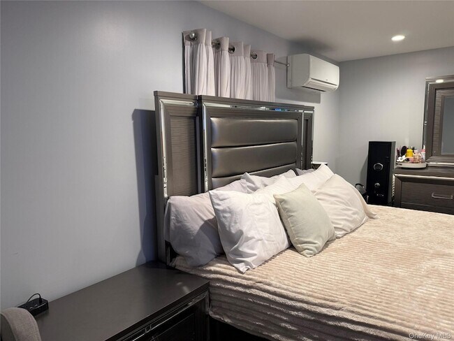 Building Photo - 10 Hillside Terrace