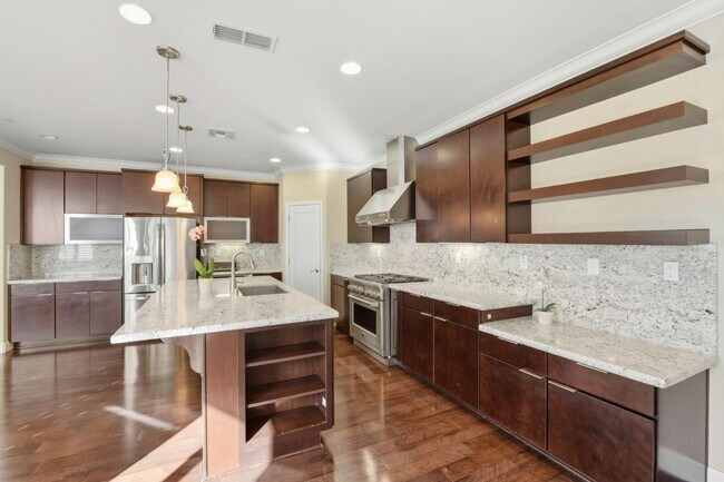 Building Photo - 819 Maddox Loop
