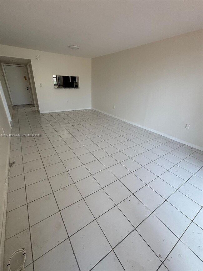 Building Photo - 10865 SW 112th Ave