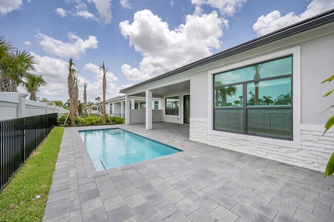 Building Photo - 9520 St Germain Dr