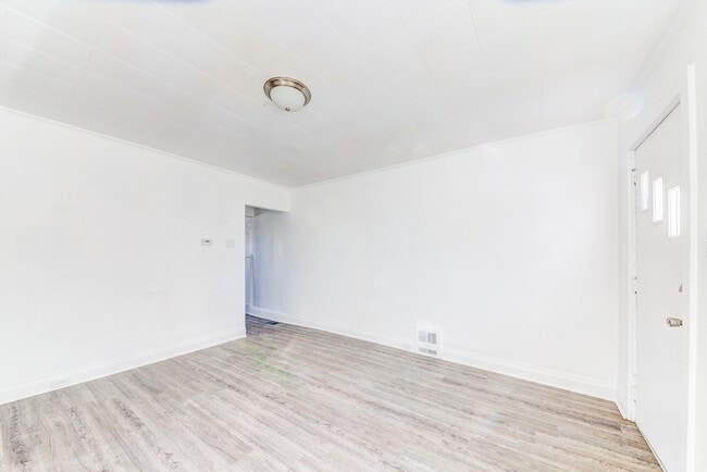 Building Photo - 919 Lillian St