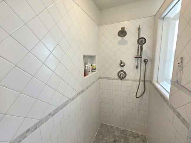 Building Photo - 3310 Manzana St