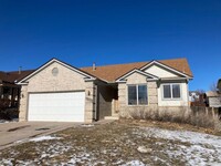 Building Photo - 4 Bed Ranch with Finished Basement 1 Minut...