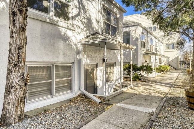 Building Photo - Weidenhaft Mitchell Apartments