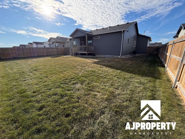 Building Photo - 5304 S Spirea Ave