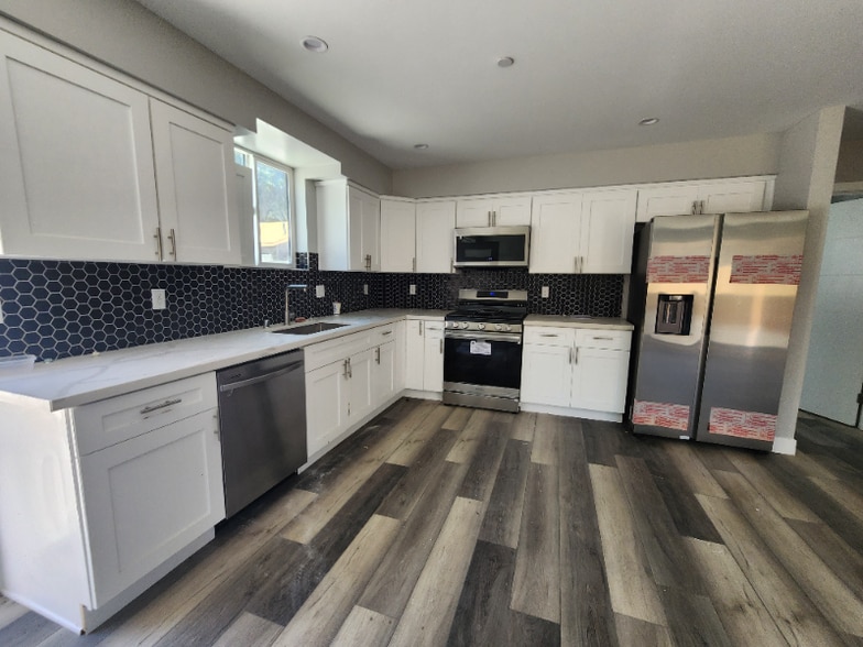 Building Photo - 3330 Portola Ave