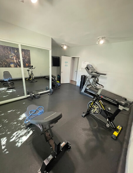 Gym - 3907 La Crescenta Ave