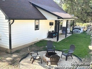 Building Photo - 6004 Gainsborough Dr