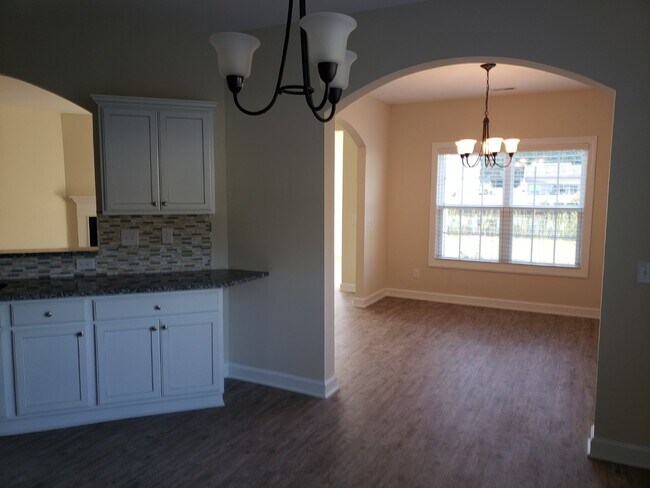 Building Photo - Three-Bedroom Home for Rent in New Riverside!