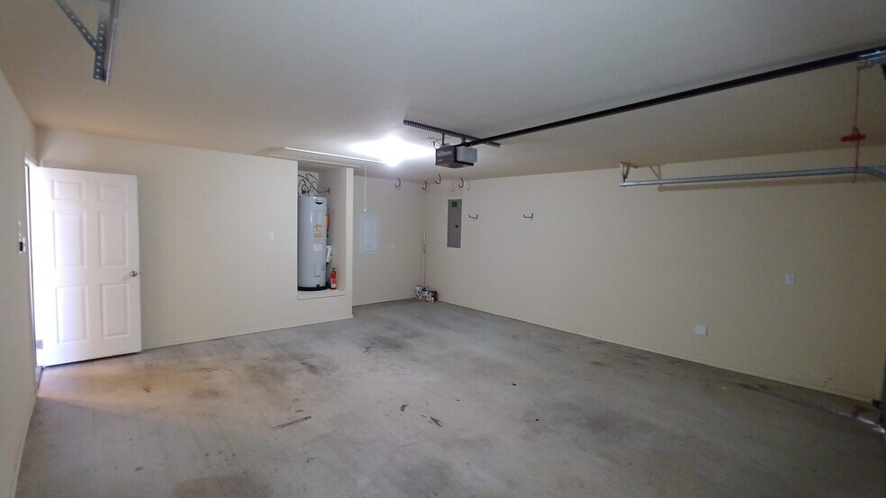 Garage - 1206 Abbey Rdg