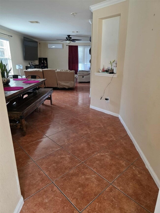 Building Photo - 10306 Dalehurst Ct