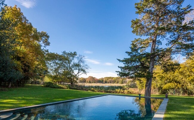 Building Photo - 69 Fresh Pond Rd