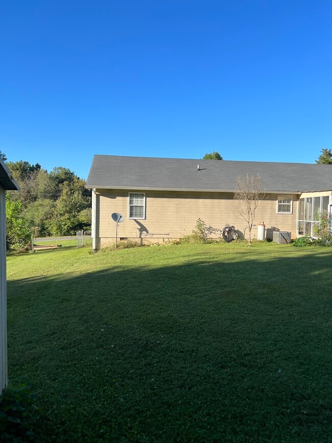 Building Photo - 5109 Kelly Dr