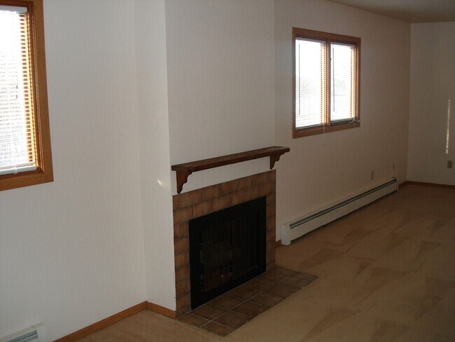 Building Photo - Bright Upstairs 2br South Anchorage