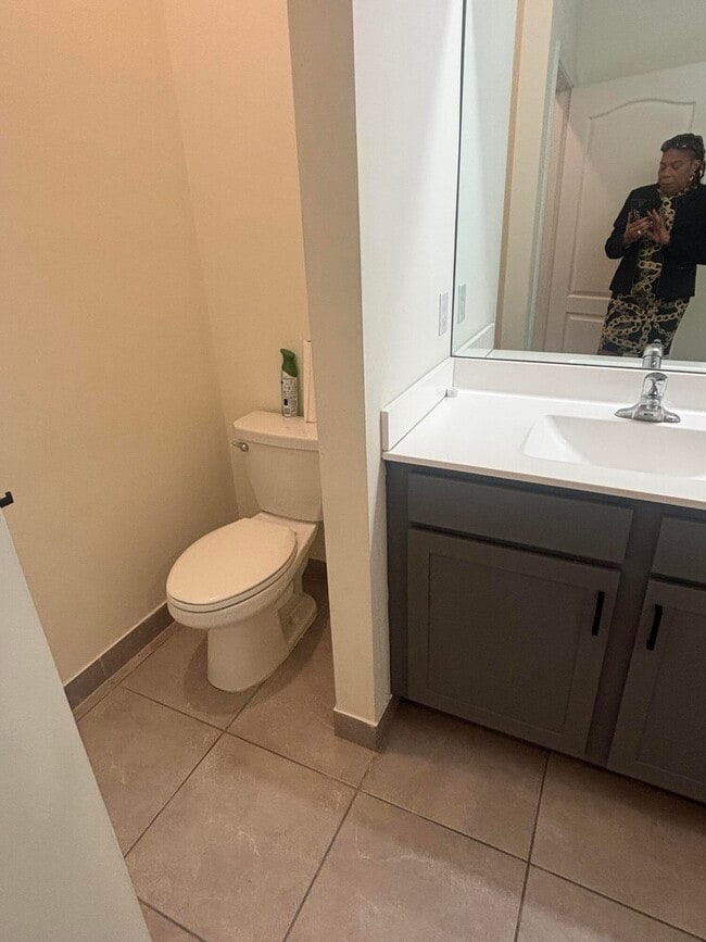 Building Photo - 8010 NW Greenbank Cir