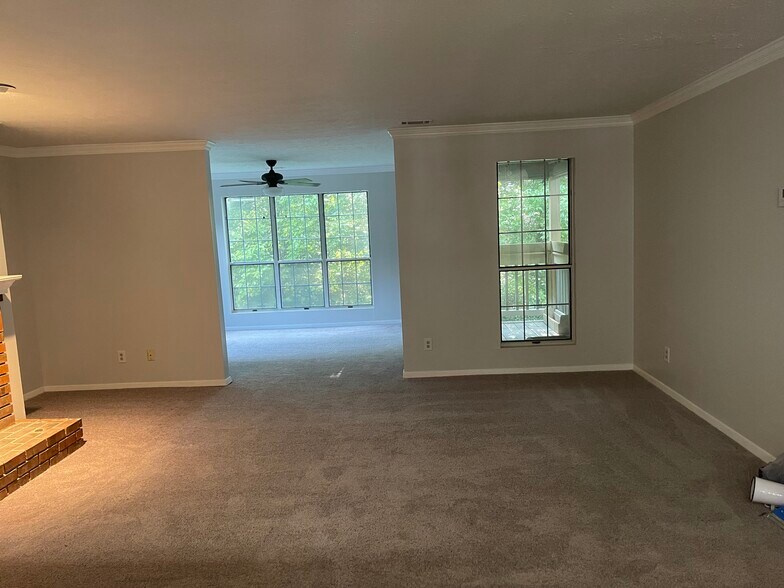 Building Photo - 5526 Mountain Springs Cir