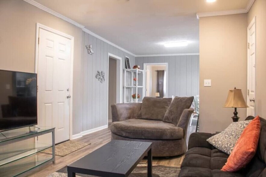 Primary Photo - 3938 Edgewood Cir
