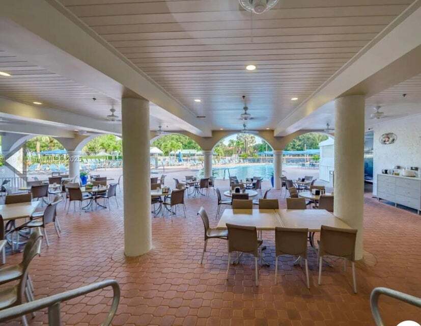 Building Photo - 5439 Verona Dr