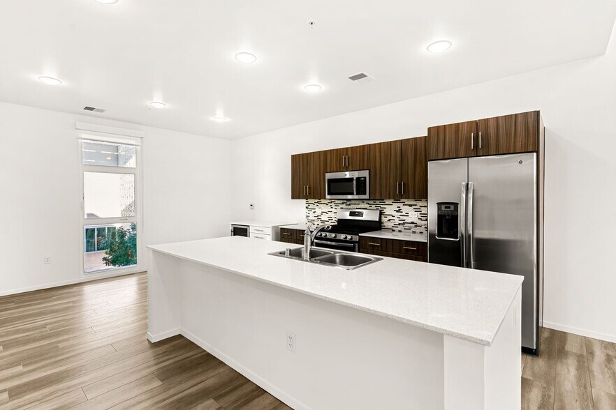 Kitchen & Dining Areas - 519 S 6th St