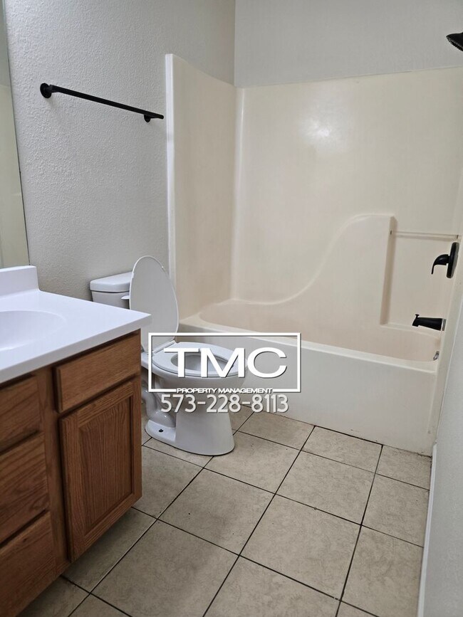 Building Photo - 4304-4306 Derby Ridge